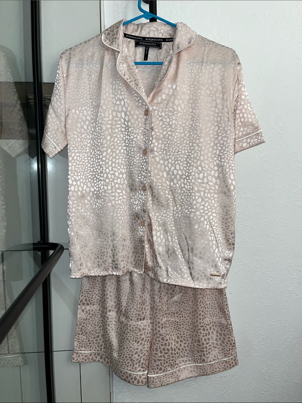 NWOT BCBG Max Azria Silky Leopard-Print Short Pajama Set in Blush